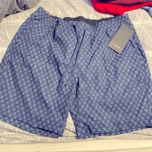 Men Lululemon shorts XL